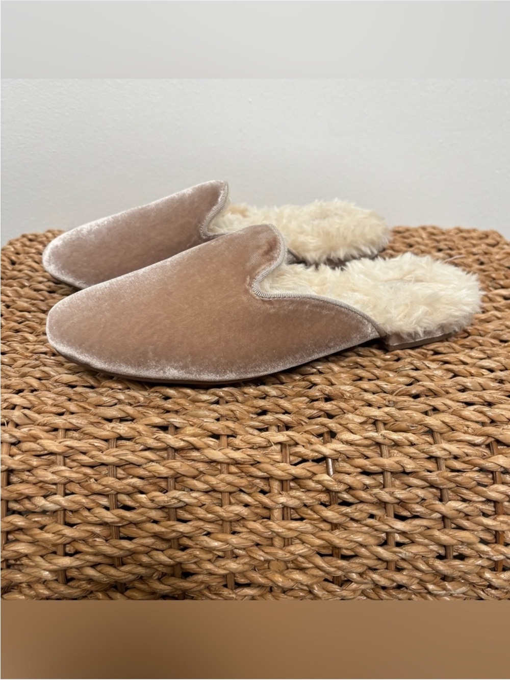 Birdies THE PHOEBE Cream Velvet Faux Fur. Size 6, Women’s Loafer Flat Mule